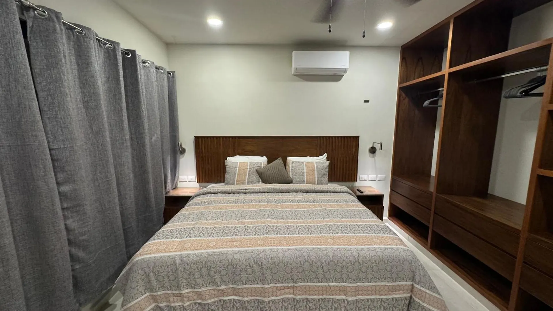 Casa Arbol 350 Mbs Apartment Merida