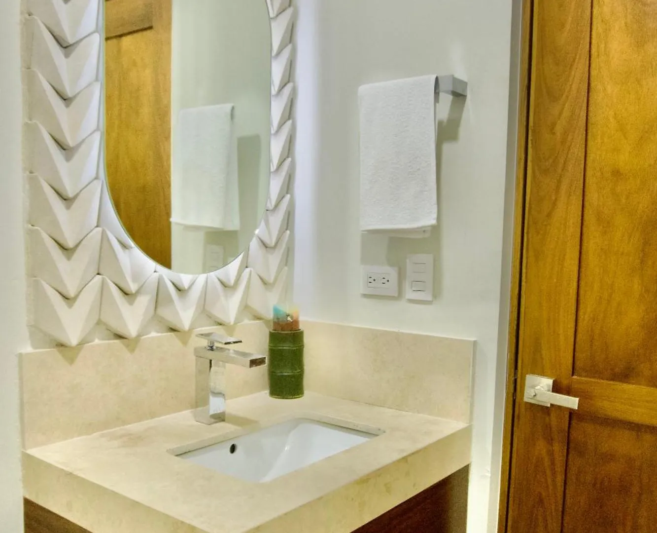 Casa Arbol 350 Mbs Apartment Merida